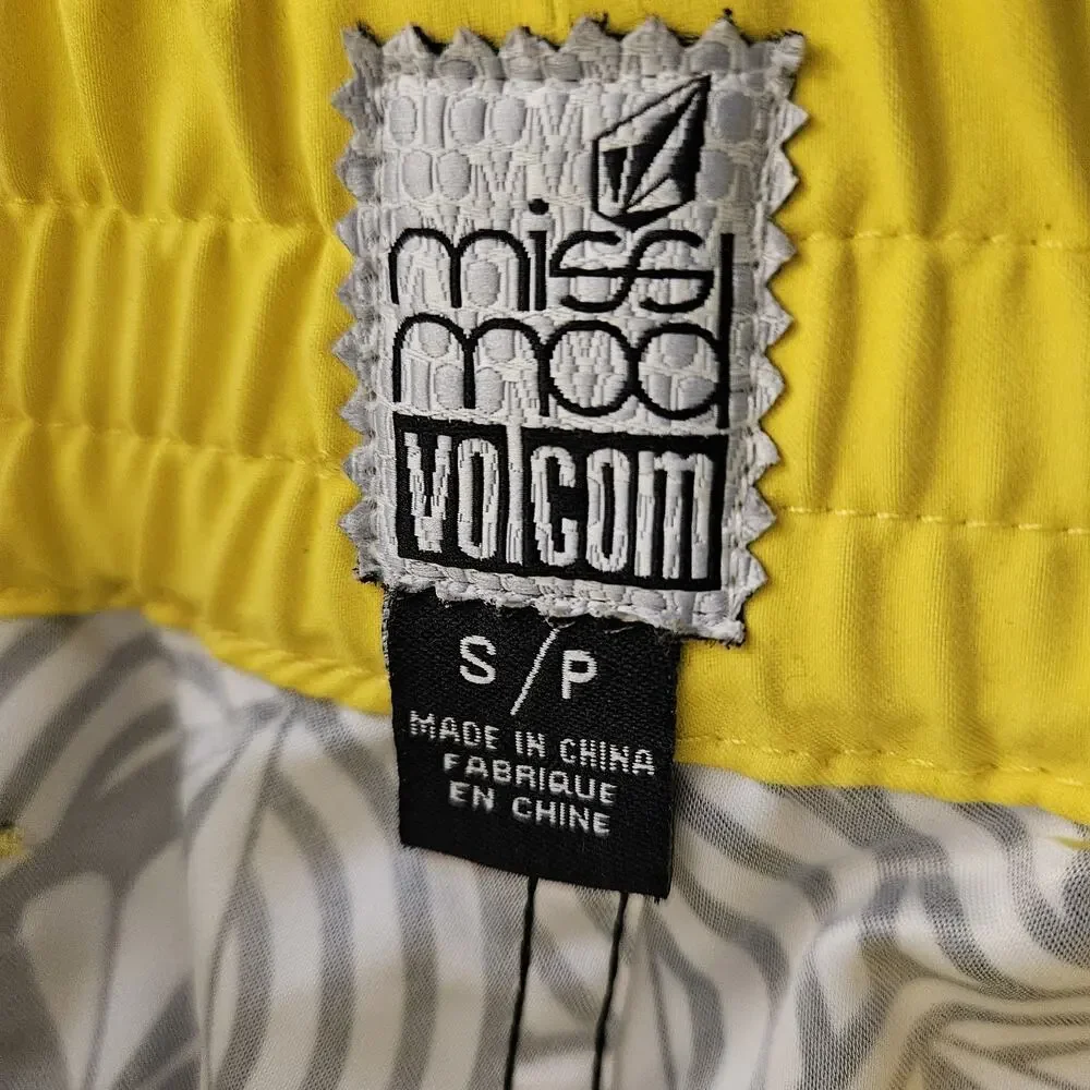 Volcom Miss Mod Board shorts womens Small 